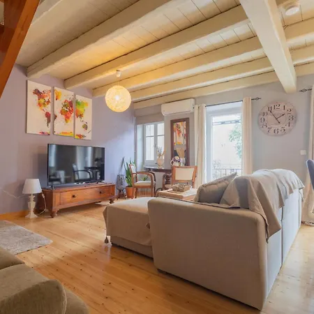 Luxury Family House With Backyard דירה