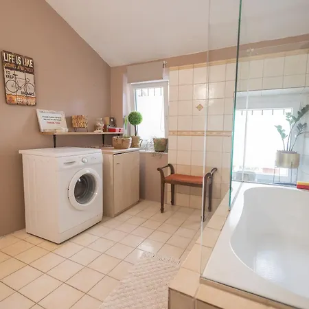 דירה Luxury Family House With Backyard