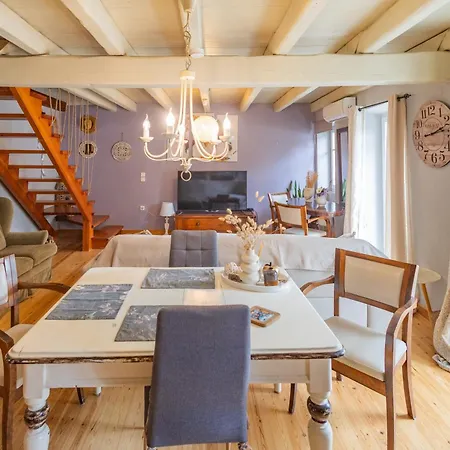 Luxury Family House With Backyard דירה *
