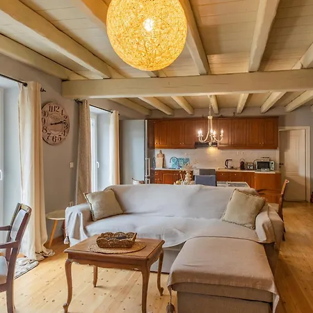 Luxury Family House With Backyard דירה Mantouki