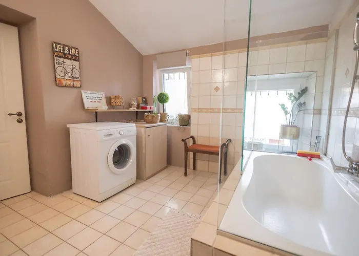דירה Luxury Family House With Backyard