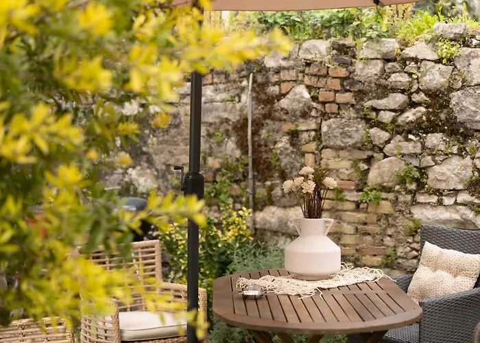 Luxury Family House With Backyard דירה Mantouki