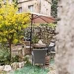 Apartment Luxury Family House With Backyard