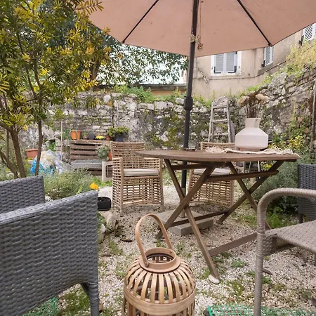 Apartament Luxury Family House With Backyard *