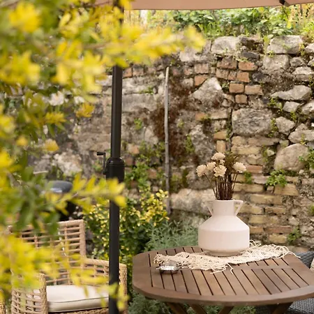 Luxury Family House With Backyard Appartement Mantouki