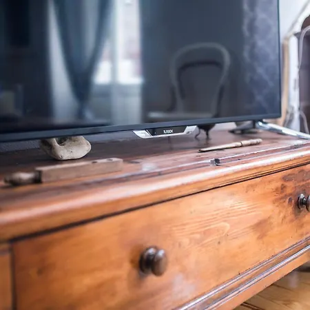 Luxury Family House With Backyard Mantouki